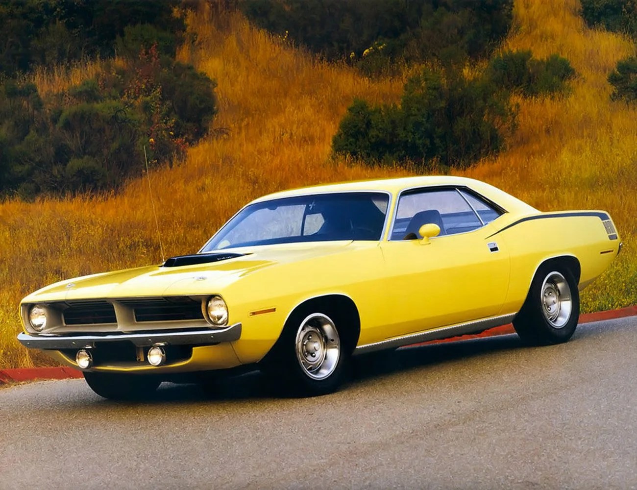 15-of-the-Best-Automotive-Hoodscoops-gear-patrol-1970-Plymouth-Cuda