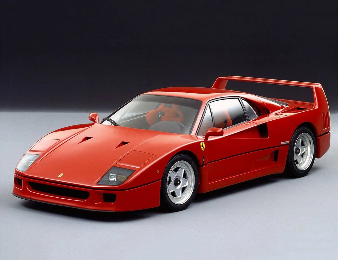 15-of-the-Best-Automotive-Hoodscoops-gear-patrol-1987-Ferrari-F40