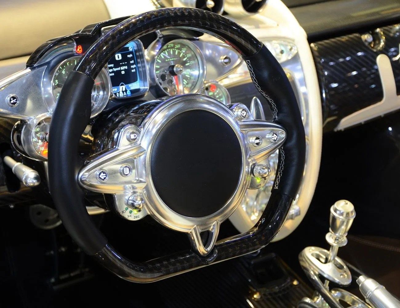 15-of-the-Best-Steering-Wheels-of-All-Time-gear-patrol-2012-Pagani-Huayra