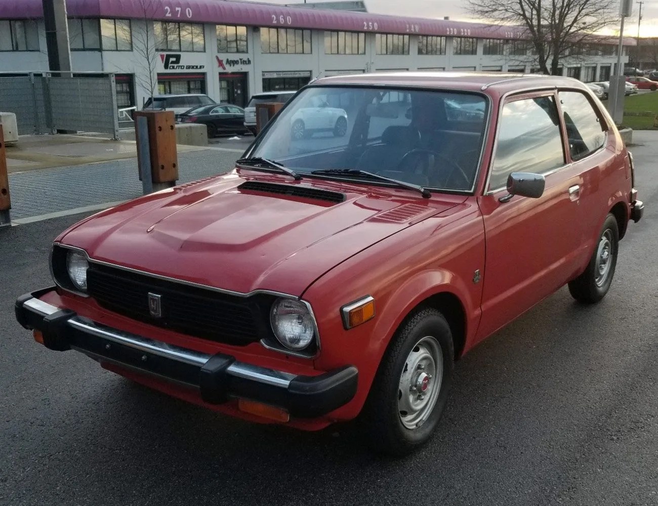 5-Affordable-Vintage-Cars-Perfect-For-City-gear-patrol-1978-Honda-Civic