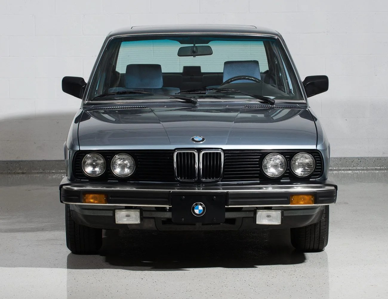 5-Affordable-Vintage-Cars-Perfect-For-City-gear-patrol-1988-BMW-528e