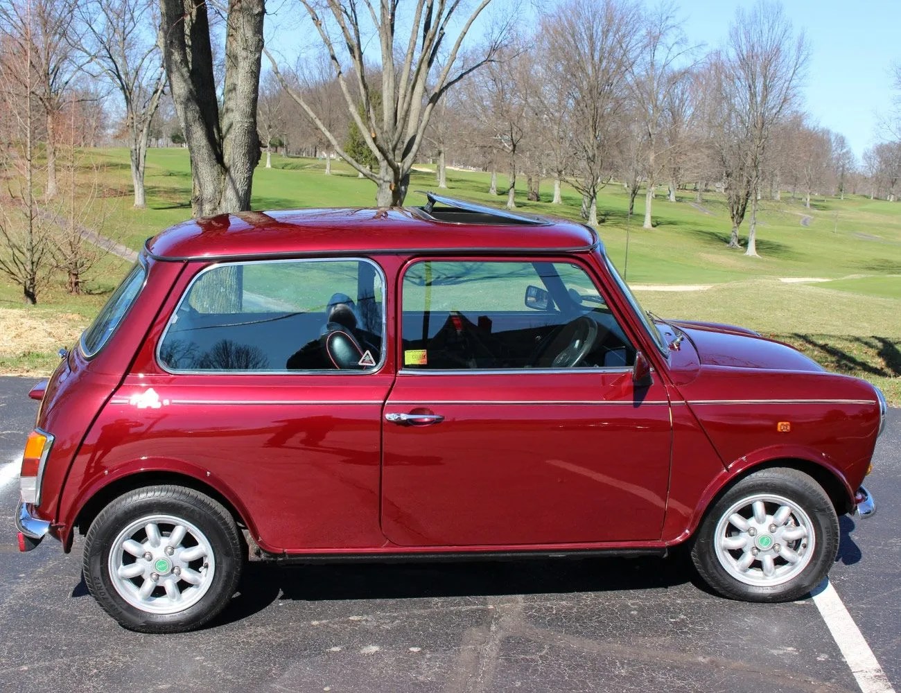 5-Affordable-Vintage-Cars-Perfect-For-City-gear-patrol-1989-Austin-Mini-30th-Anniversary-Edition