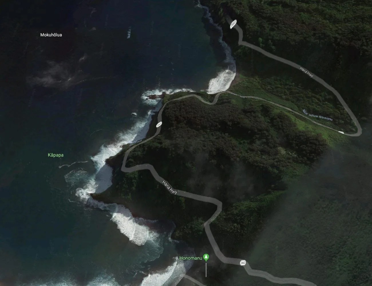 8-Most-Beautiful-Waterfront-Motorcycle-Rides-gear-patrol-Hells-Hana-Highway-Hawaii