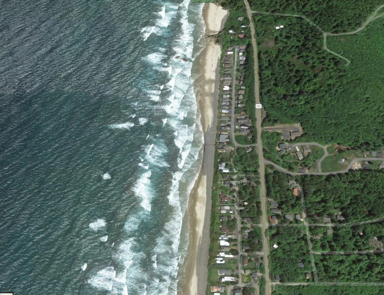 8-Most-Beautiful-Waterfront-Motorcycle-Rides-gear-patrol-US-101-From-Cannon-Beach-to-Florence-Oregon