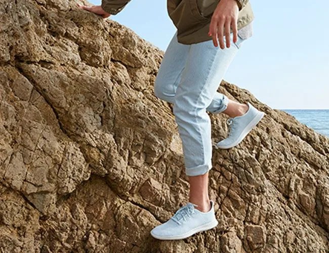 Allbirds-Tree-Runner-Shoe-gear-patrol-lead-feature