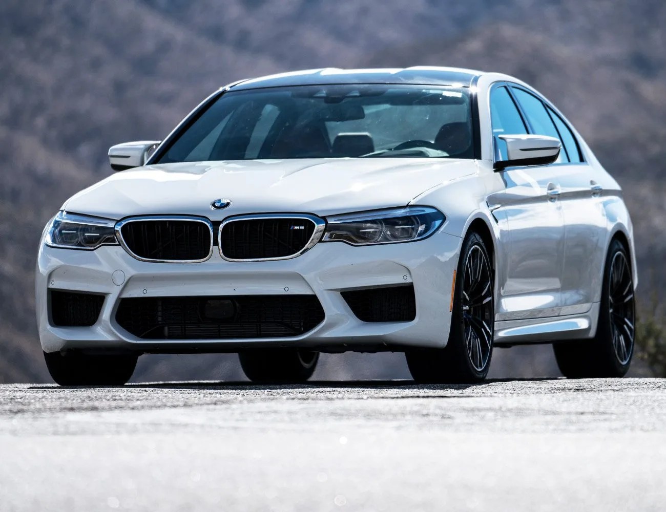 BMW-M5-F90-Review-gear-patrol-body