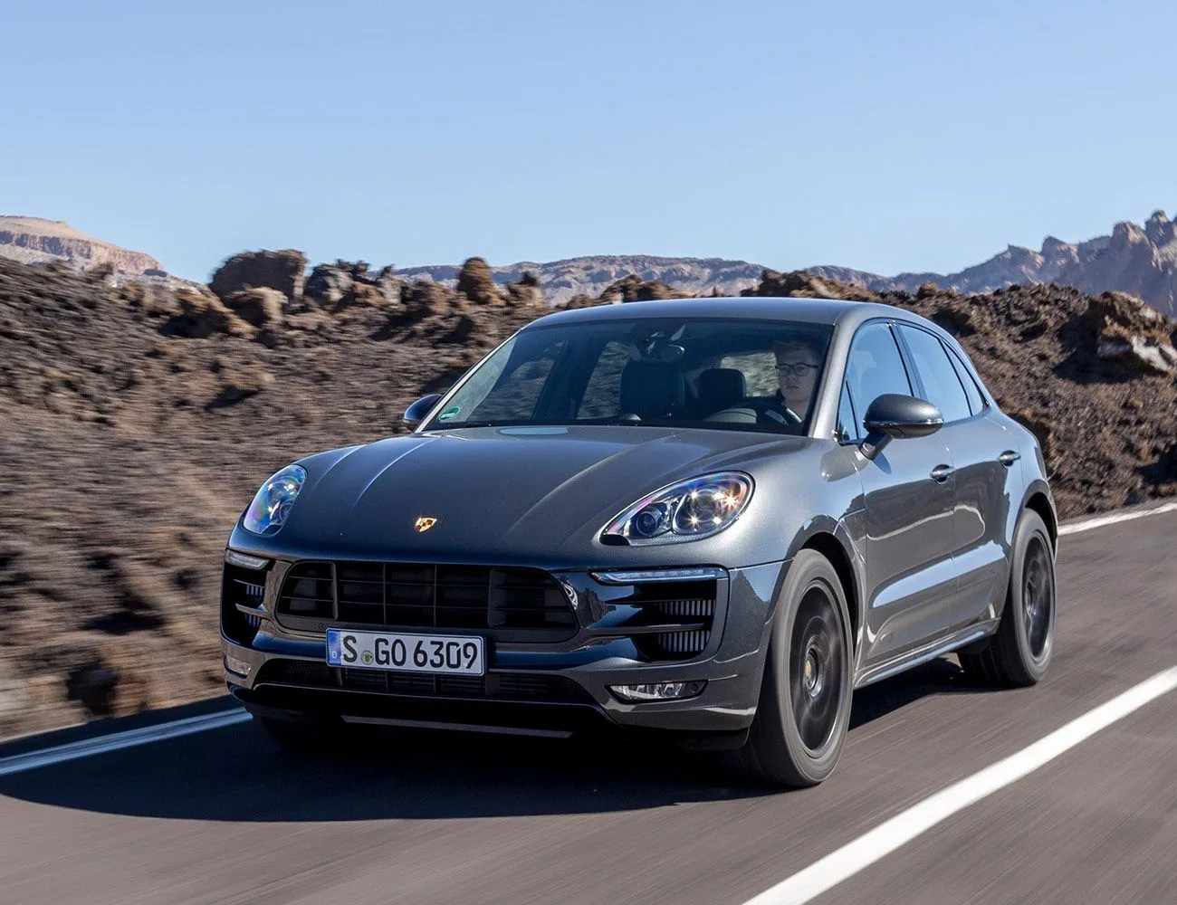 Best-SUVs-to-Buy-in-2018-Under-50-000-gear-patrol-2018-Porsche-Macan