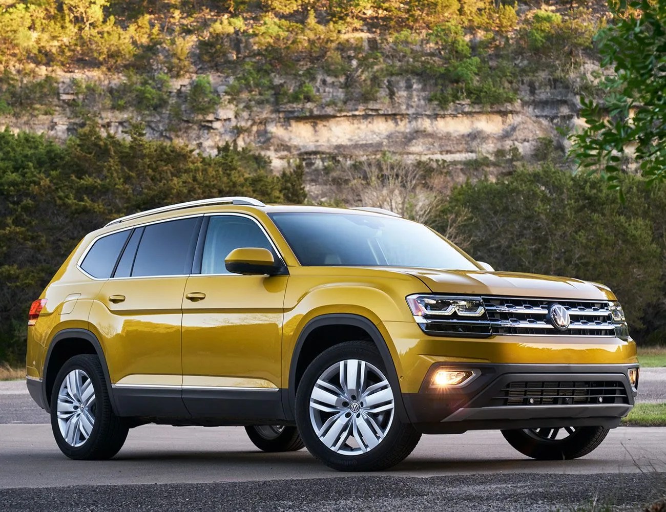 Best-SUVs-to-Buy-in-2018-Under-50-000-gear-patrol-2018-Volkswagen-Atlas