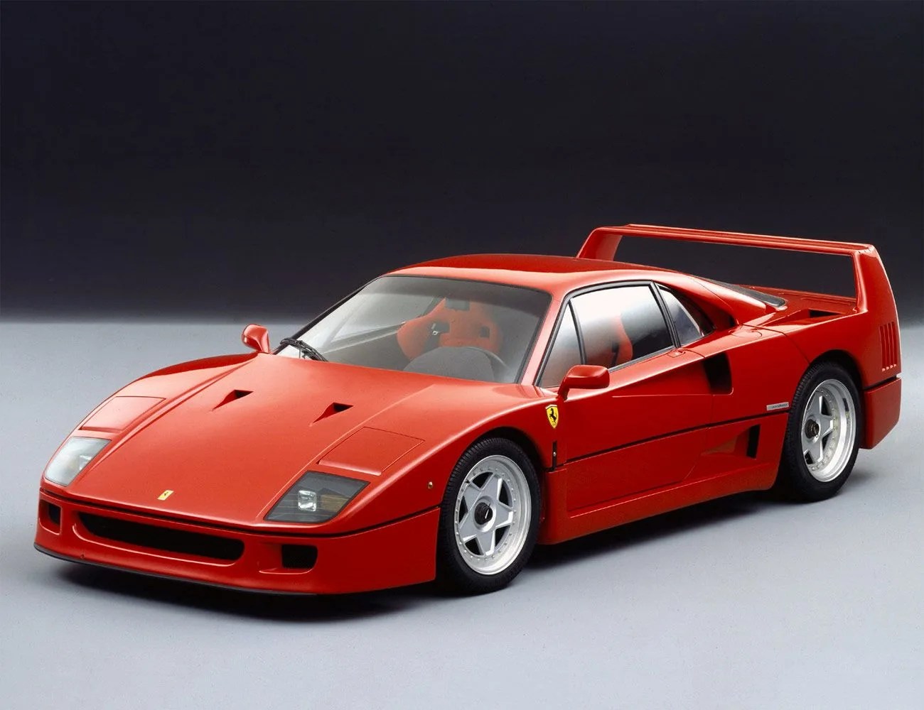 Design-Insights-from-McLaren-Design-Director-Rob-Melville-gear-patrol-Ferrari-F40