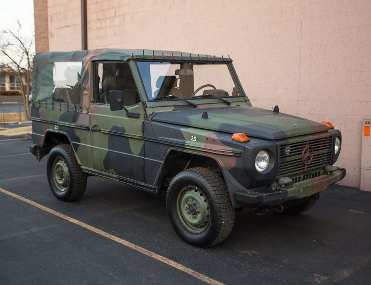 Found-Classic-4×4-Coupes-gear-patrol-1990-Mercedes-Benz-Wolf-250GD