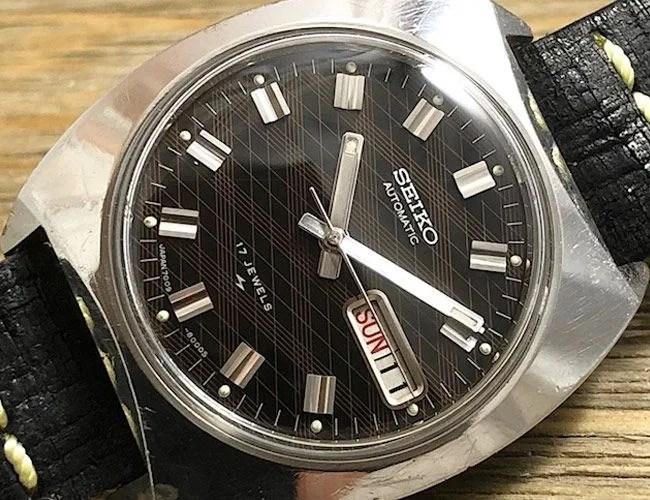 Found-Vintage-Seikos-gear-patrol-Seiko-7009-8009