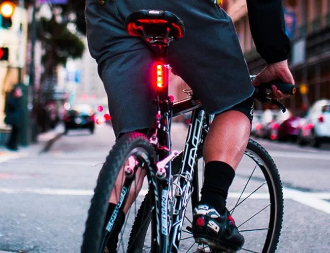 Lucnt-SRL1-Bike-Light-gear-patrol-lead-feature-1