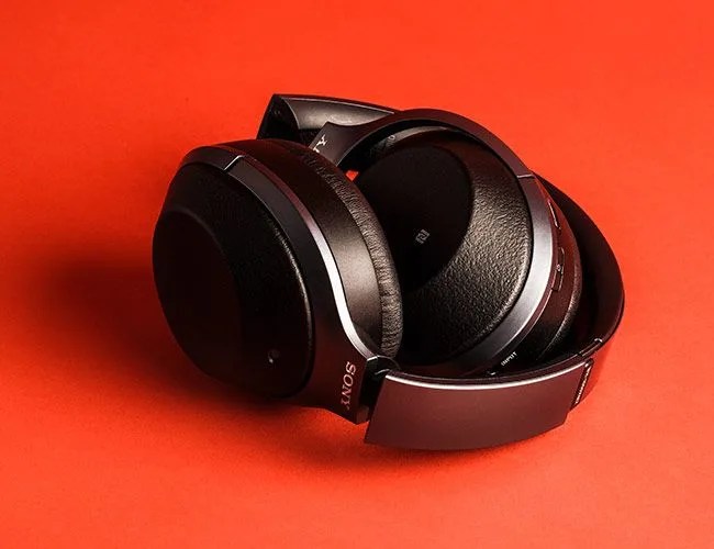 Sony-1000XM2-Review-gear-patrol-lead-feature