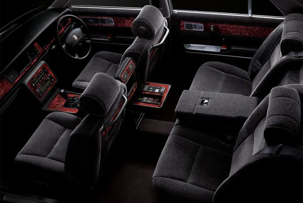 The-15-Most-Incredible-Car-Interiors-gear-patrol-2006-Toyota-Century-V12
