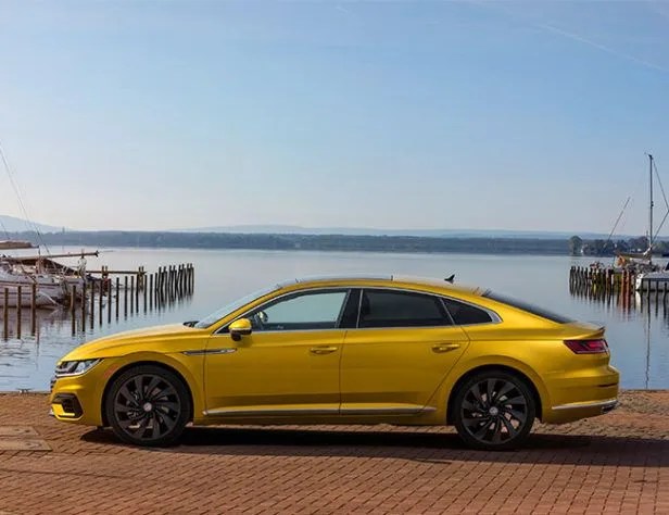 VW-Arteon-R-Line-2019-gear-patrol-full-featured