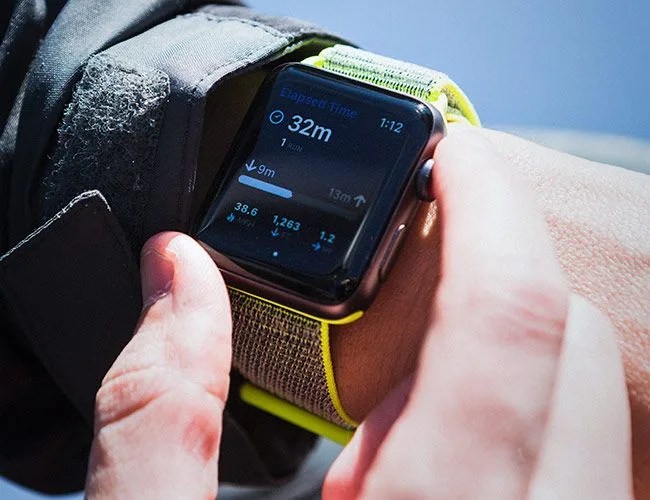 apple-watch-ski-track-gear-patrol-feature-3