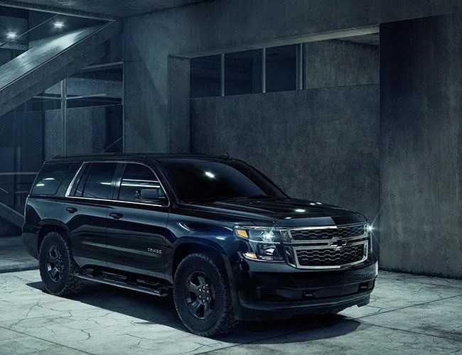 2018-TAHOE-CUSTOM-MIDNIGHT-gear-patrol-full-featured