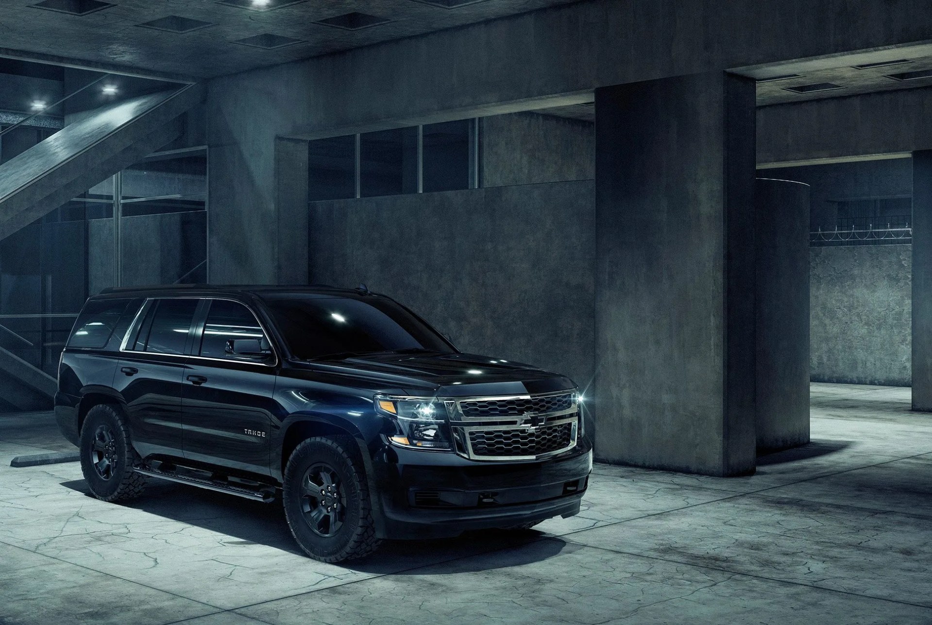2018-TAHOE-CUSTOM-MIDNIGHT-gear-patrol-full-lead