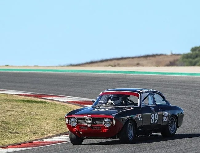 Alfaholics-Profile-gear-patrol-ambiance