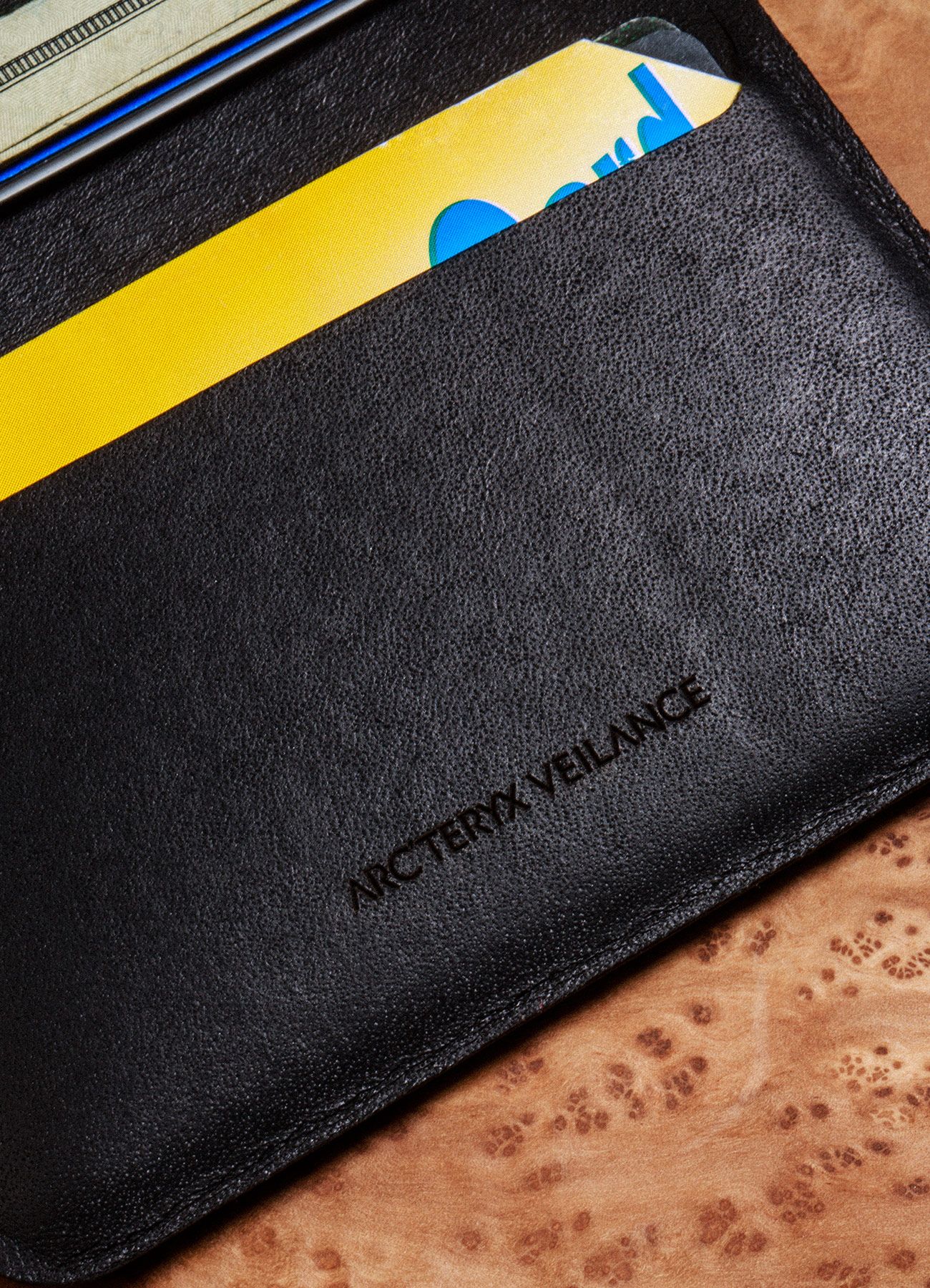 Arcteryx-Veilance-Wallet-Review-gear-patrol-ambiance