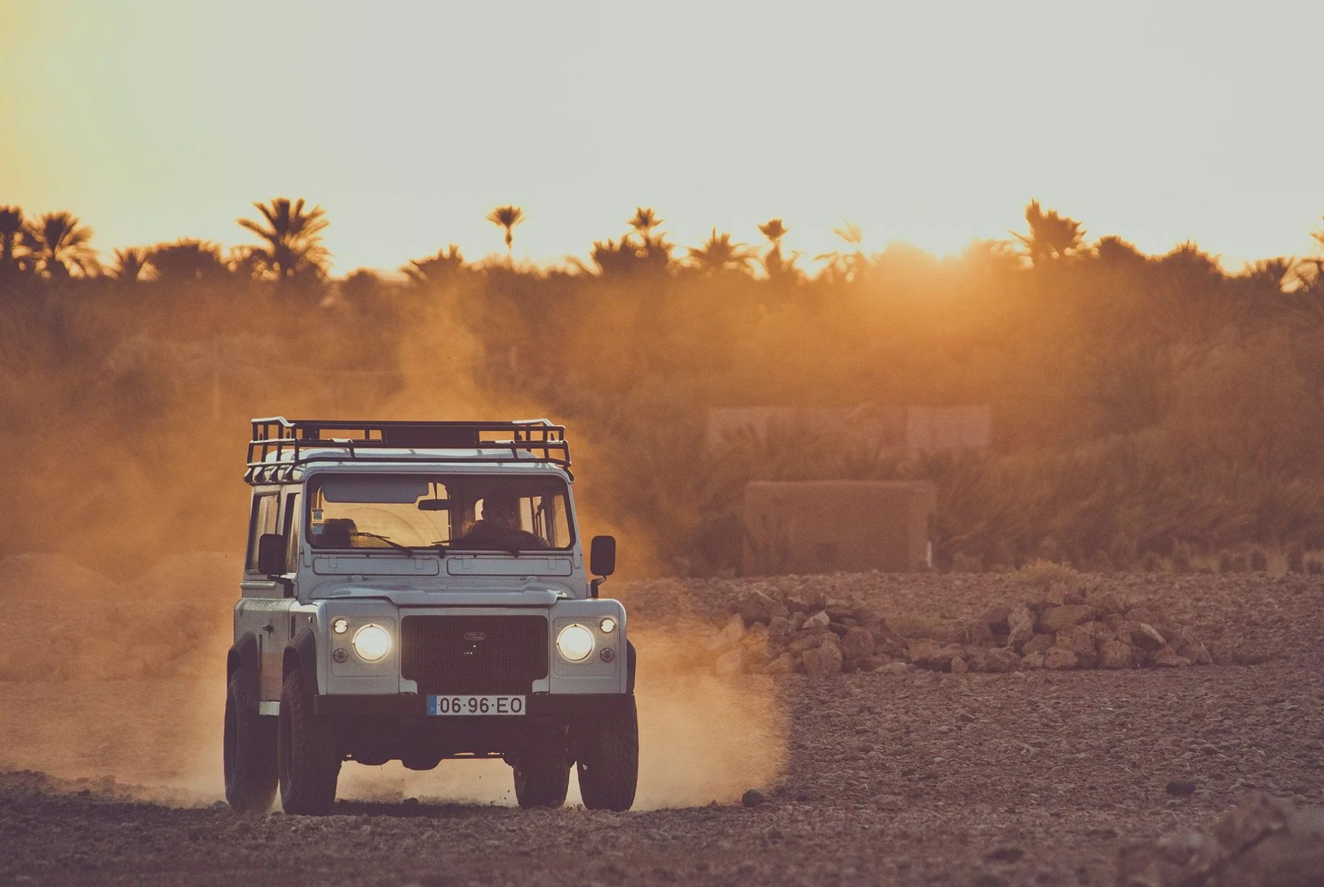 Cool&Vintage-Defender-gear-patrol-9