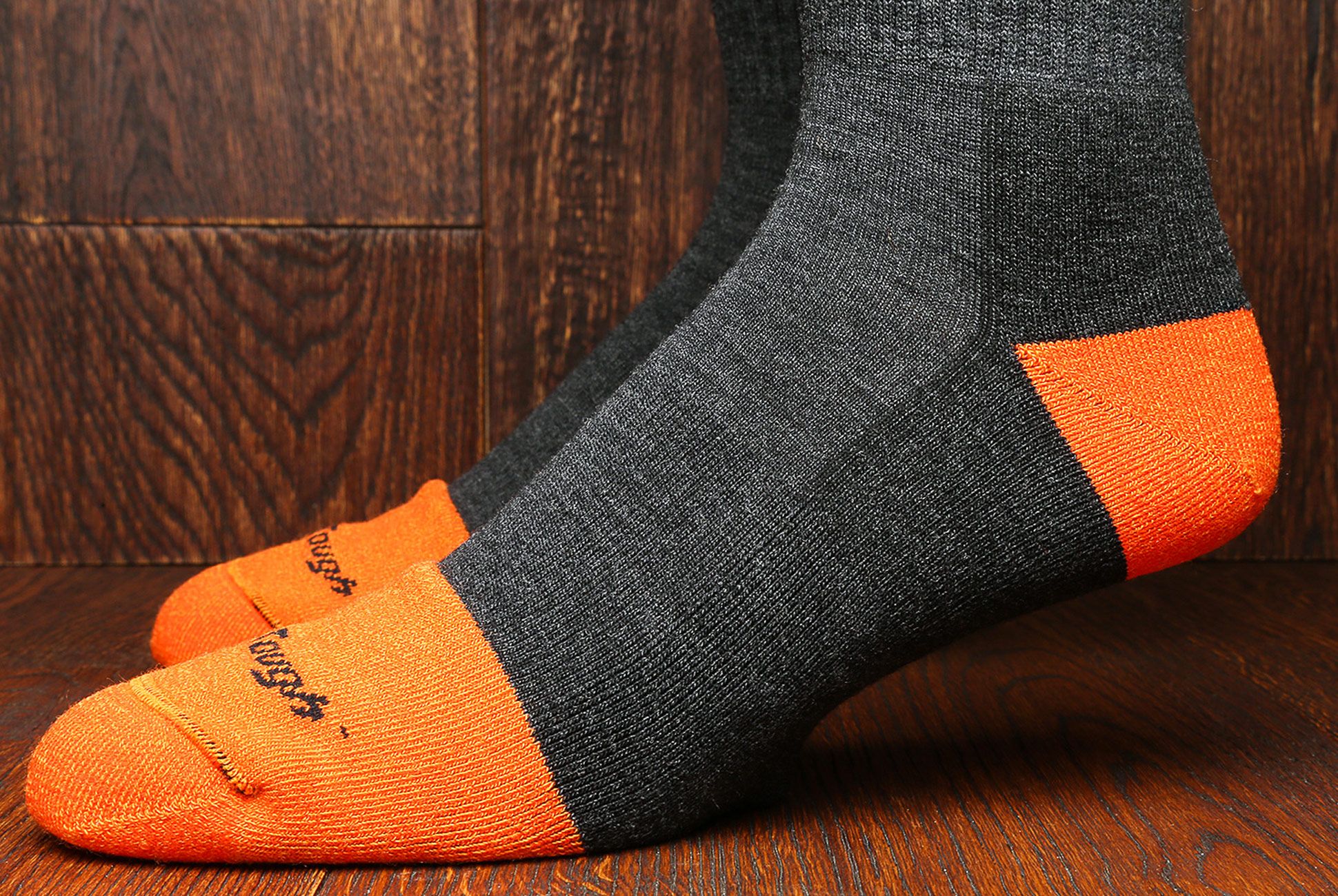 Darn-Tough-Mens-Steely-Socks-gear-patrol-lead-full