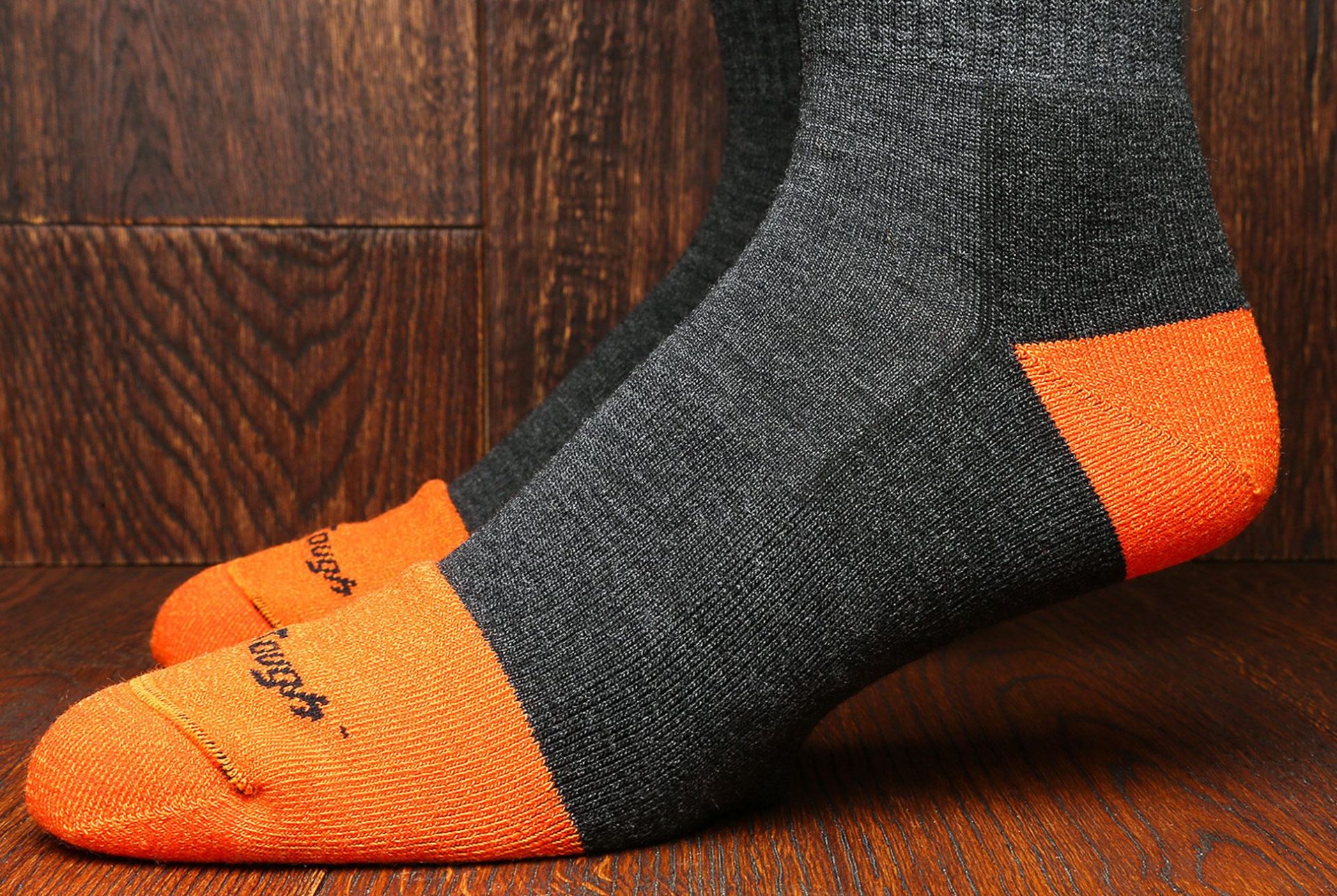 Darn-Tough-Mens-Steely-Socks-gear-patrol-lead-full