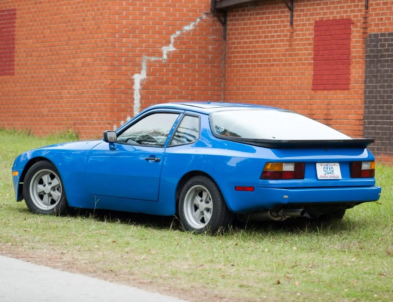 Found-5-Vehicles-Under-10K-gear-patrol-Modified-1984-Porsche-944