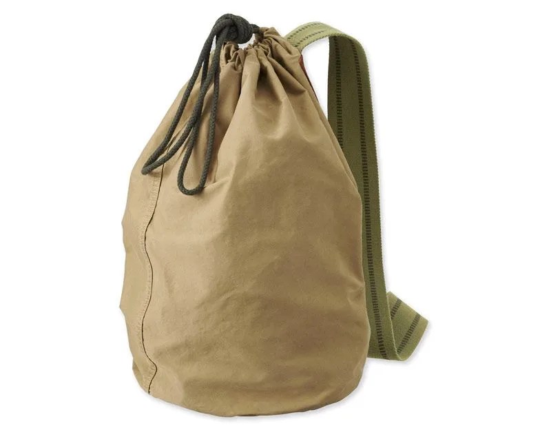 JWA-Uniqlo-gear-patrol-Duffel