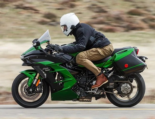 Kawasaki-H2-Review-gear-patrol-lead-feature