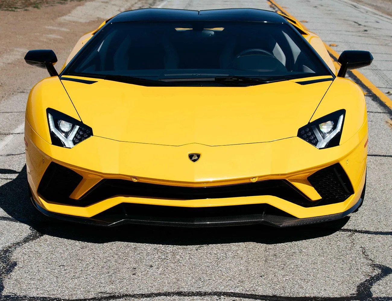 Lamborghini-Aventador-S-Roadster-Photo-Essay-gear-patrol-12