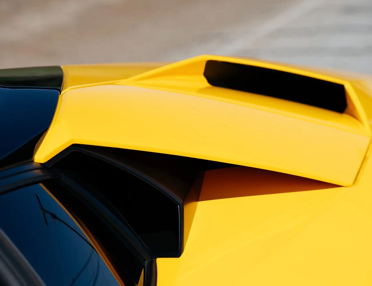 Lamborghini-Aventador-S-Roadster-Photo-Essay-gear-patrol-13