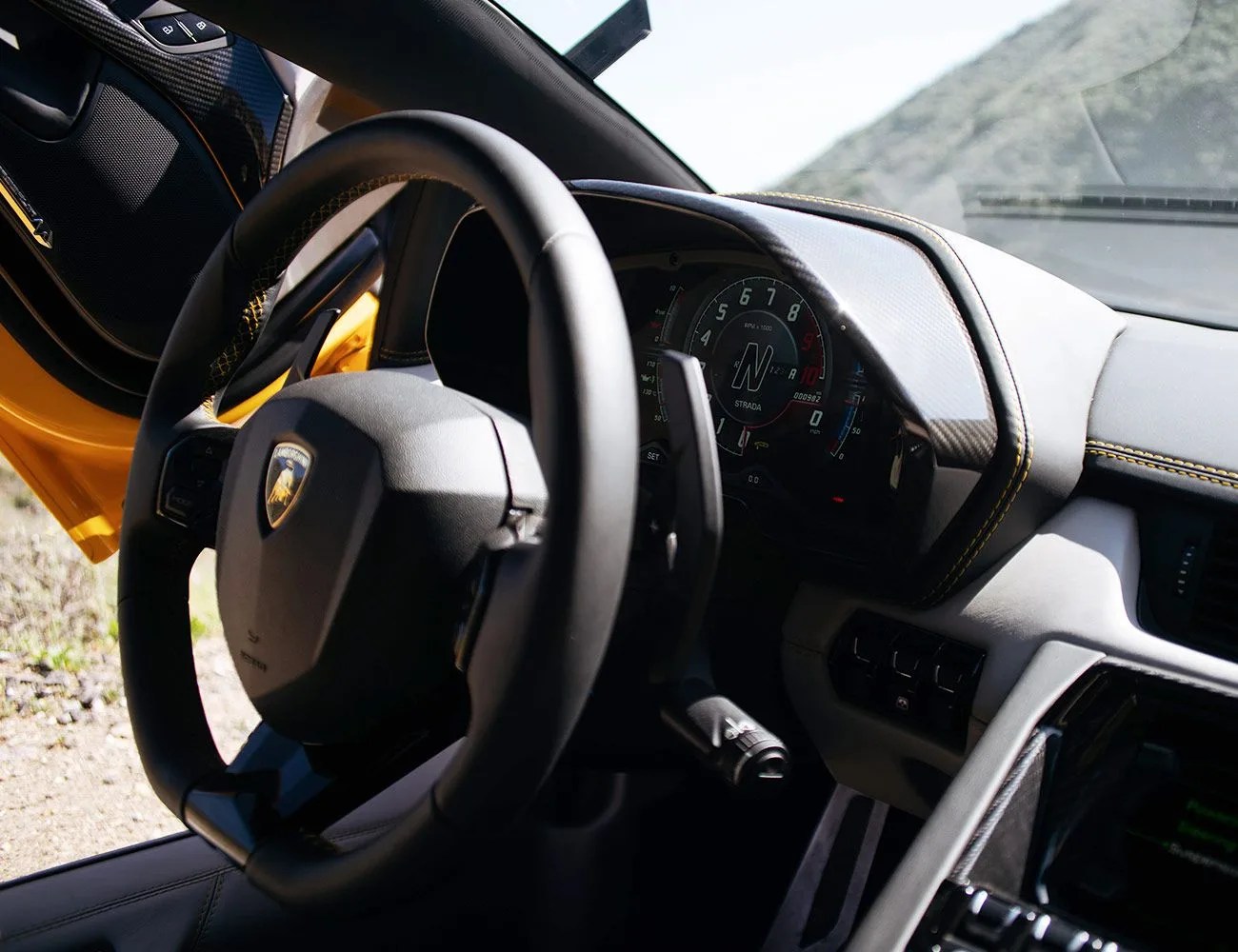 Lamborghini-Aventador-S-Roadster-Photo-Essay-gear-patrol-18