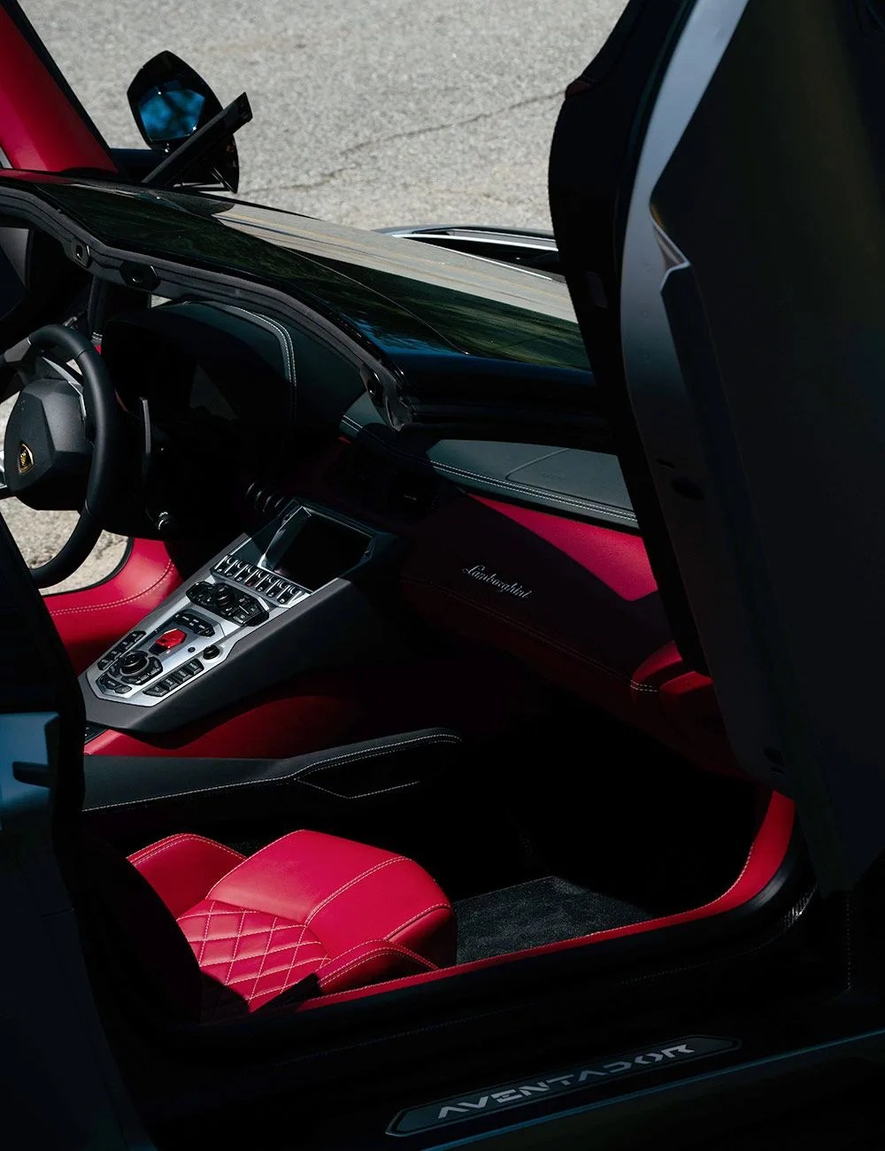 Lamborghini-Aventador-S-Roadster-Photo-Essay-gear-patrol-6
