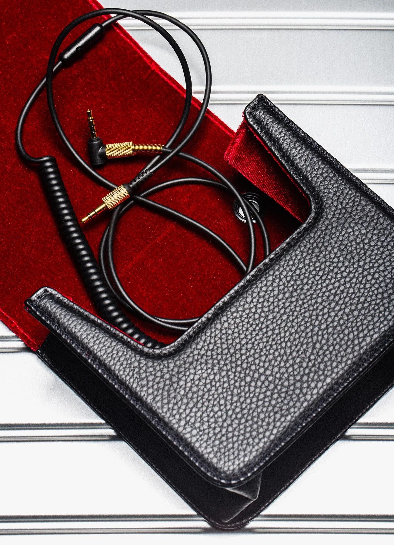 Marshall-Mid-Bluetooth-Review-gear-patrol-ambiance-v4
