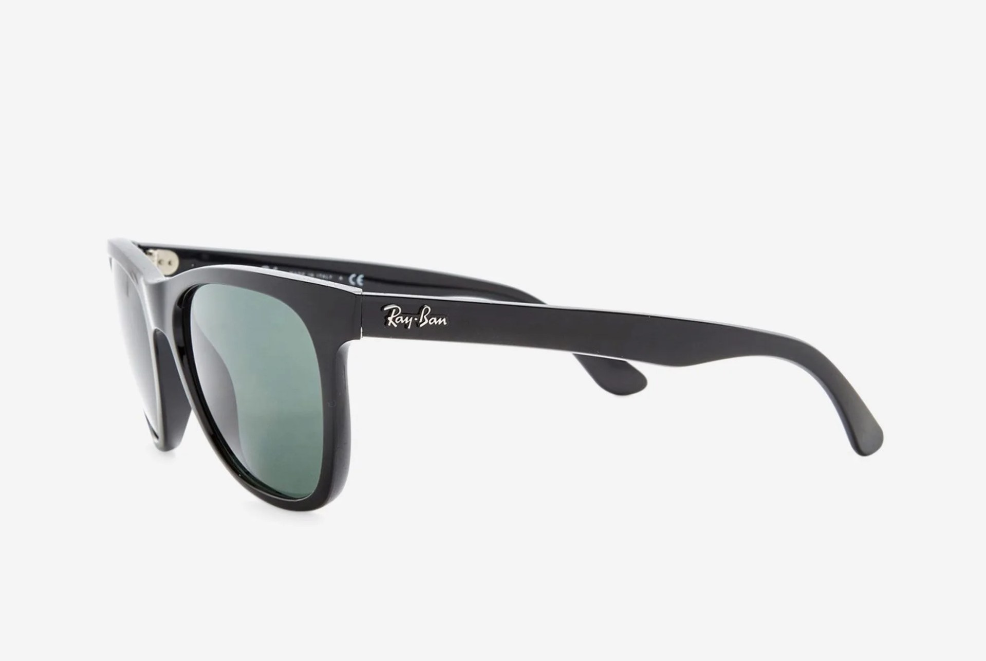 Ray-Ban-Wayfarer-gear-patrol-lead-full