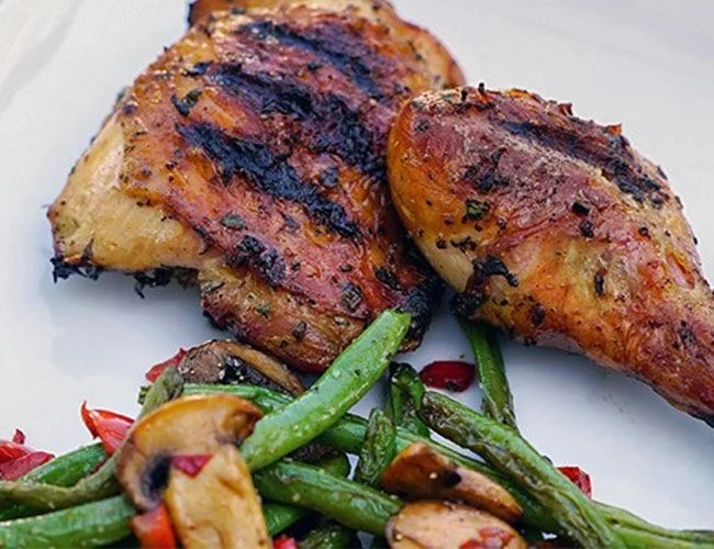 The-5-Best-Easily-Made-Camp-Meals-gear-patrol-Mushrooms-and-green-beans