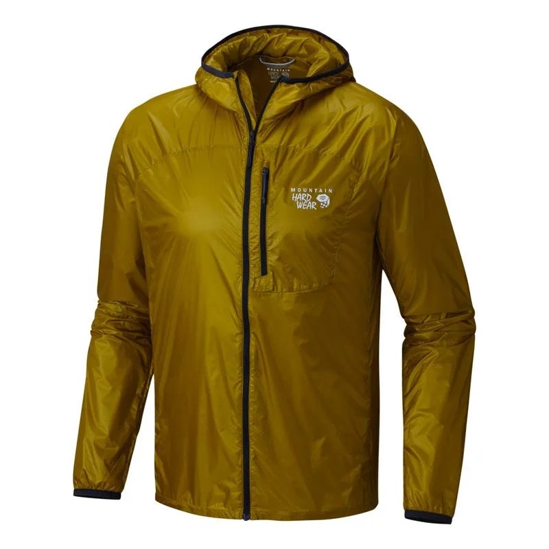 Why-You-Need-a-Wind-Jacket-gear-patrol-Ghost-Lite-Jacket-Mountain-Hardwear