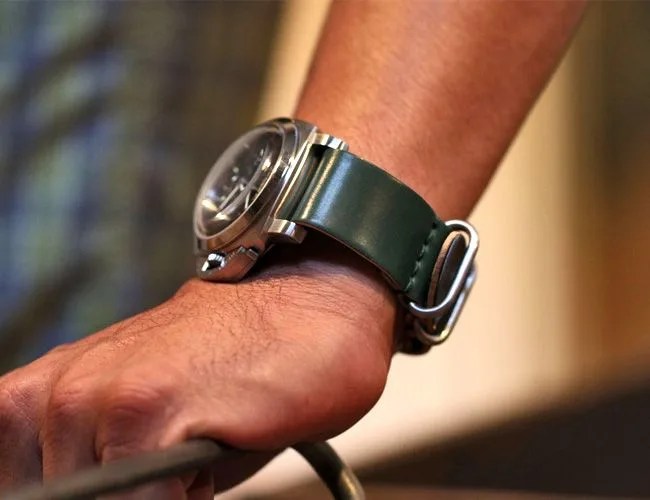 gear-patrol-massdrop-deluca-strap-feature