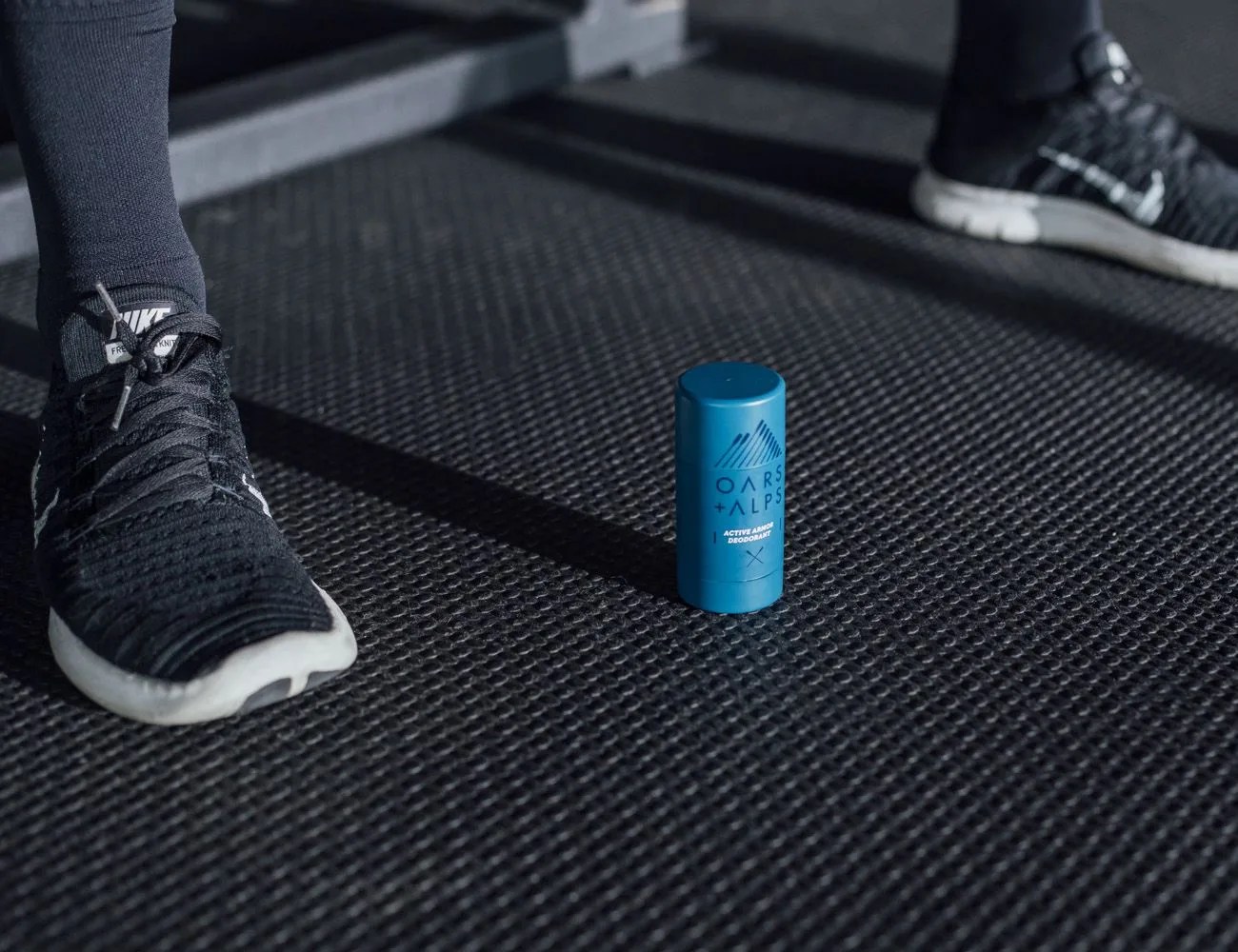 gear-patrol-oars-alps-deodorant-ambiance-3