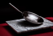 misen-stainless-pan-gear-patrol-full-lead