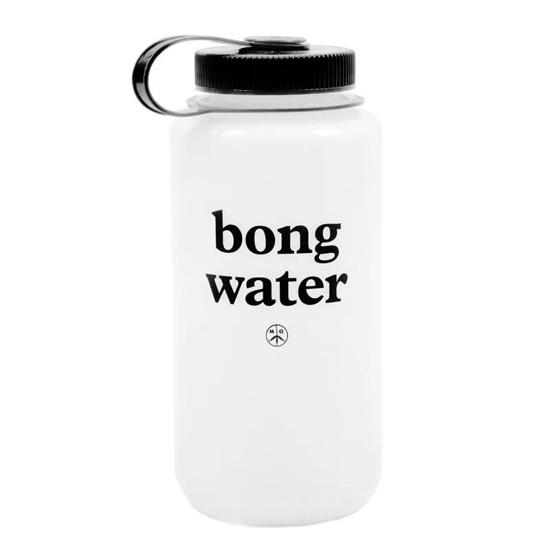 south-cali-brand-gear-patrol-green-mister-water-bottle