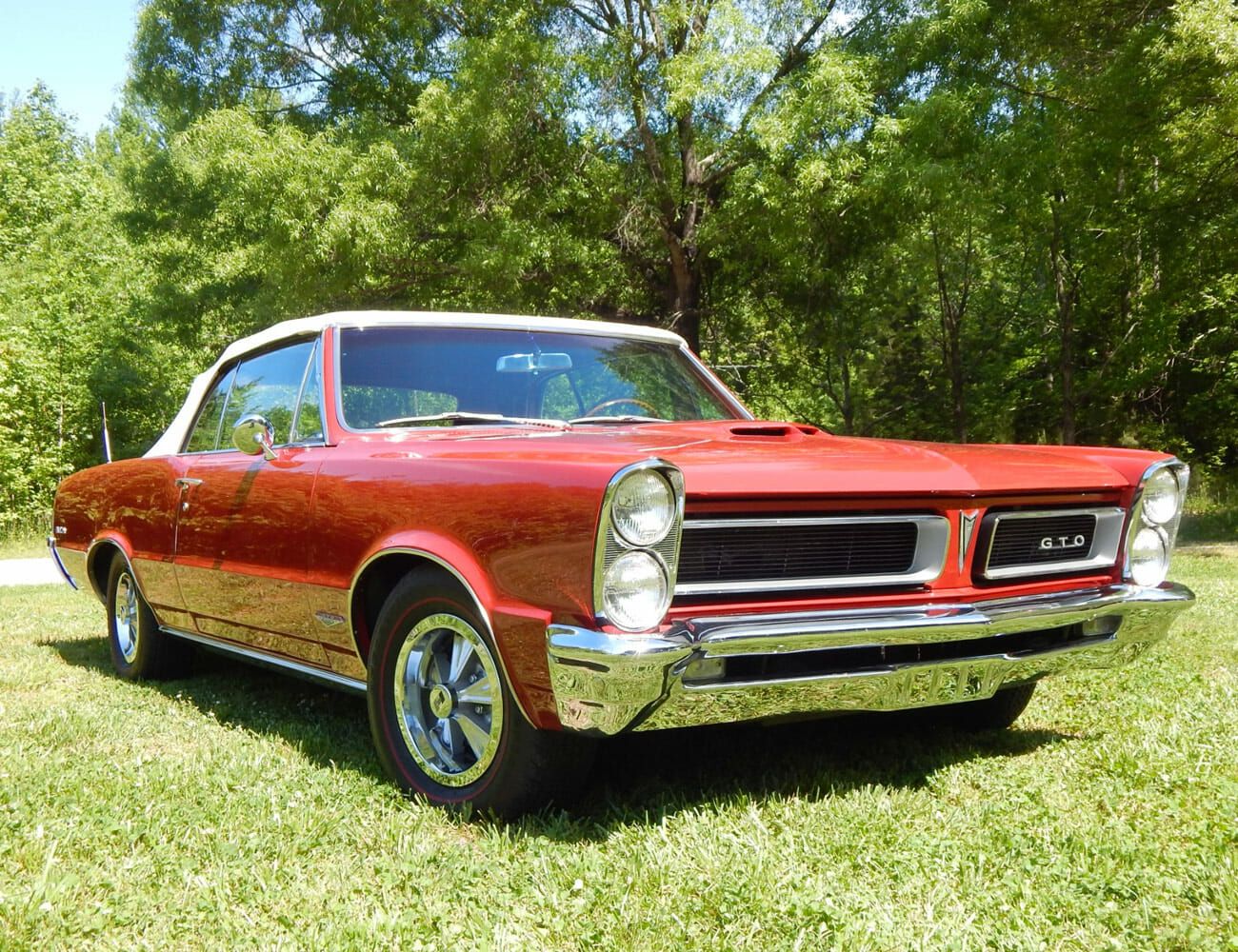 5-Iconic-Cars-Ideal-for-Summer-Weather-gear-patrol-1965-Pontiac-GTO