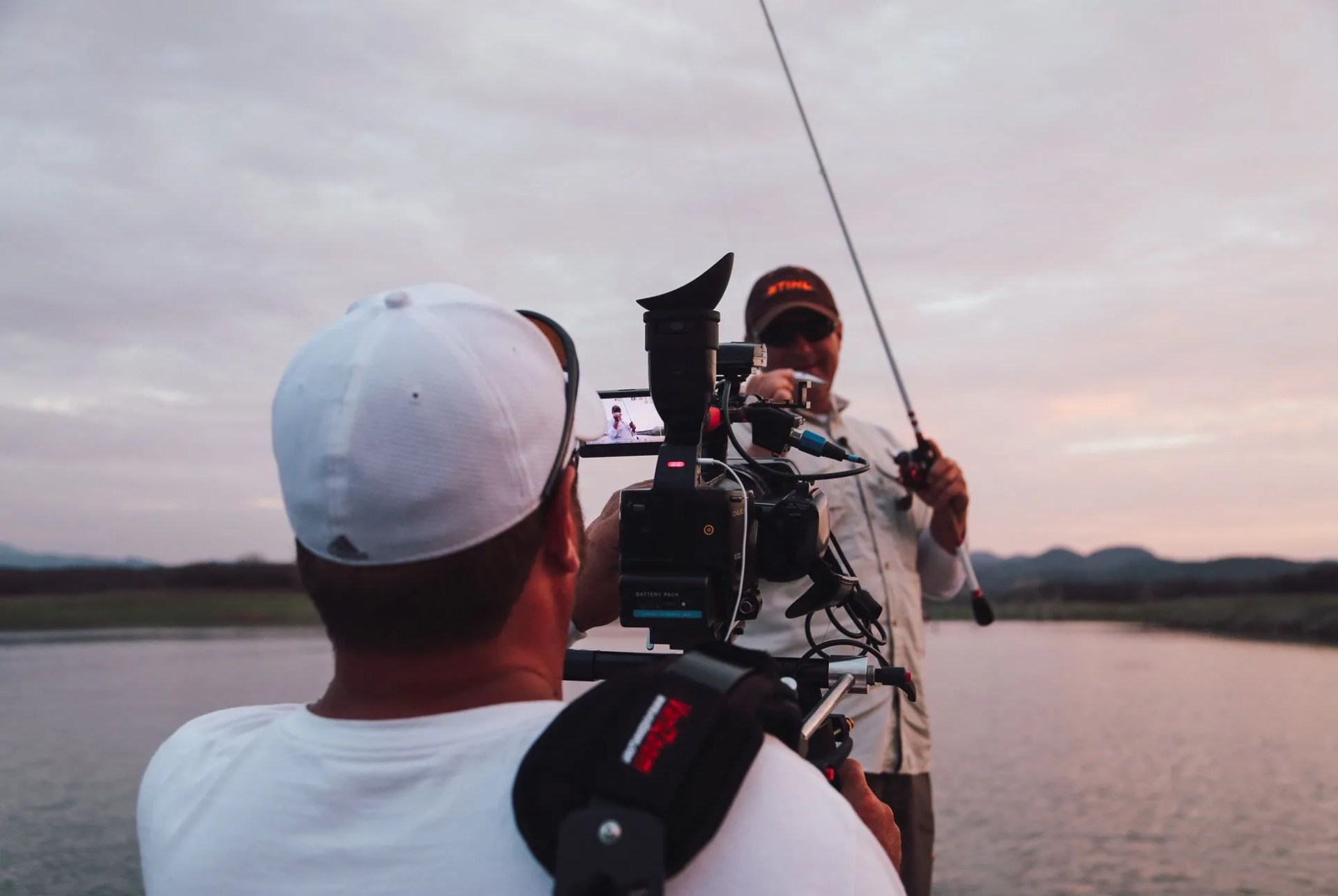 bass-fishing-show-gear-patrol-ambiance-1