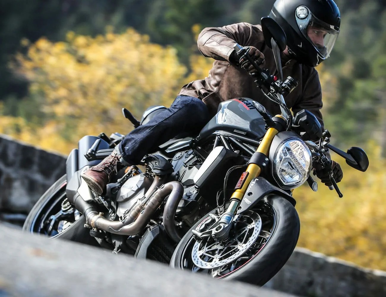 Ducati-Monster-25-Year-Anniversary-gear-patrol-2017-Monster-1200