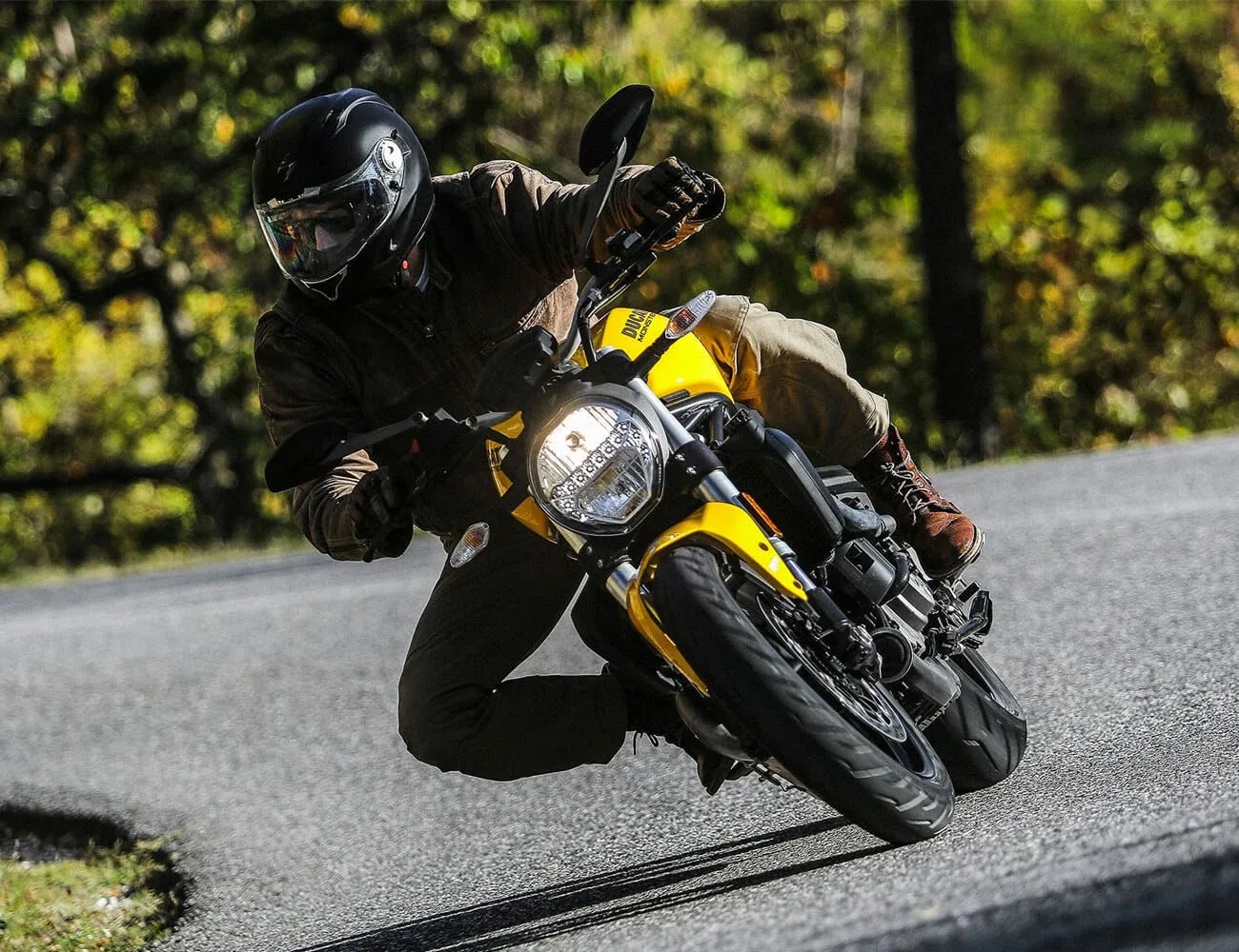 Ducati-Monster-25-Year-Anniversary-gear-patrol-2018-Monster-821