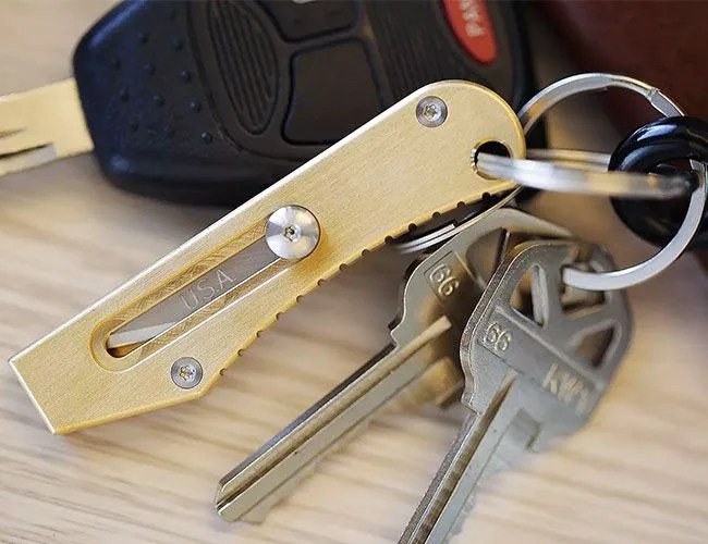 Ferrum-Forge-Retracting-Utility-Knife-gear-patrol-feature