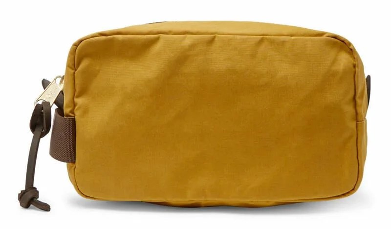 Filson-MP-Sale-gear-patrol-dopp-kit