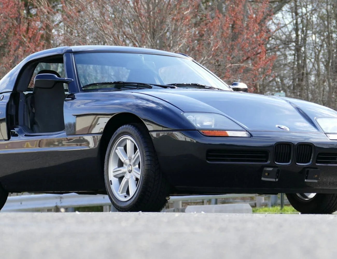Found-5-Unique-Cars-gear-patrol-1990-BMW-Z1
