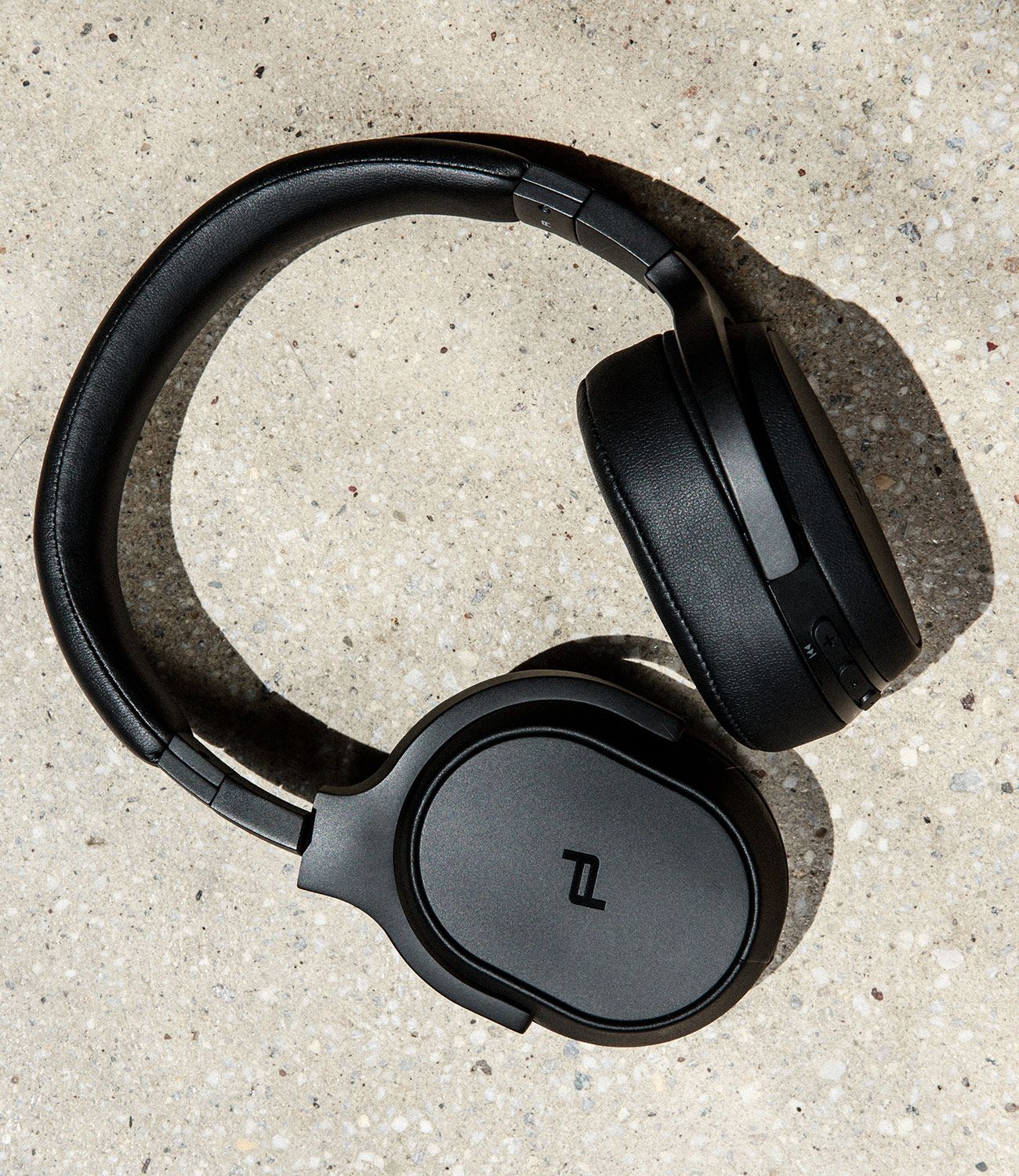 KEF-and-Porsche-Design-Space-One-ANC-Headphones-Review-gear-patrol-ambiance